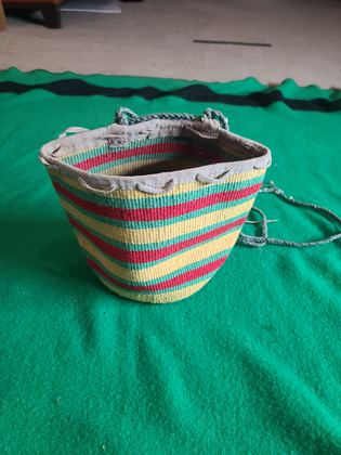Plateau full-turn twined bucket bag ("sally bag" form) in dyed yarn, plate 127