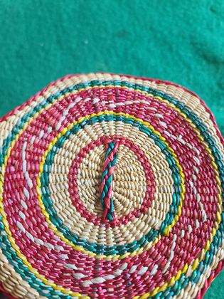 Small lidded straw box basket with dyed banding, plate 178